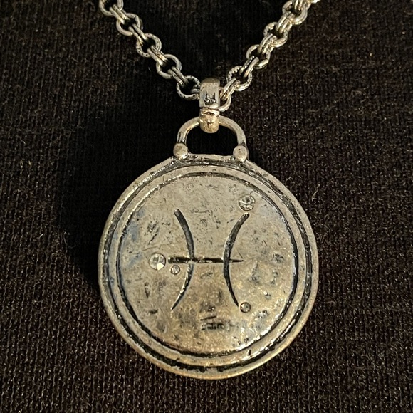 NWT! Chicos Pisces adjustable and reversible! Silver Pendant Necklace - Picture 2 of 5